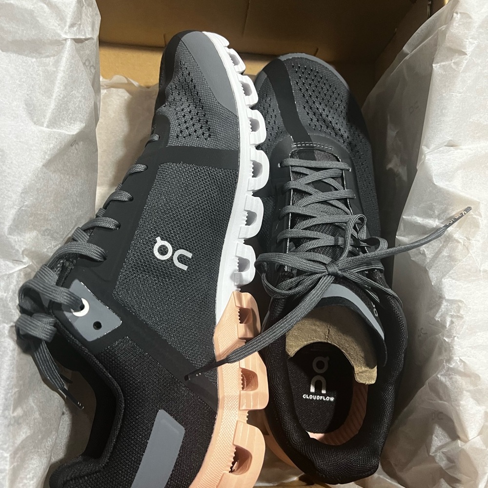 Womens Cloudflow active active running sneakers